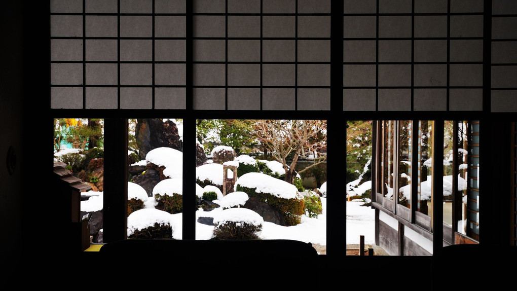 雪の庭　洛北　妙満寺