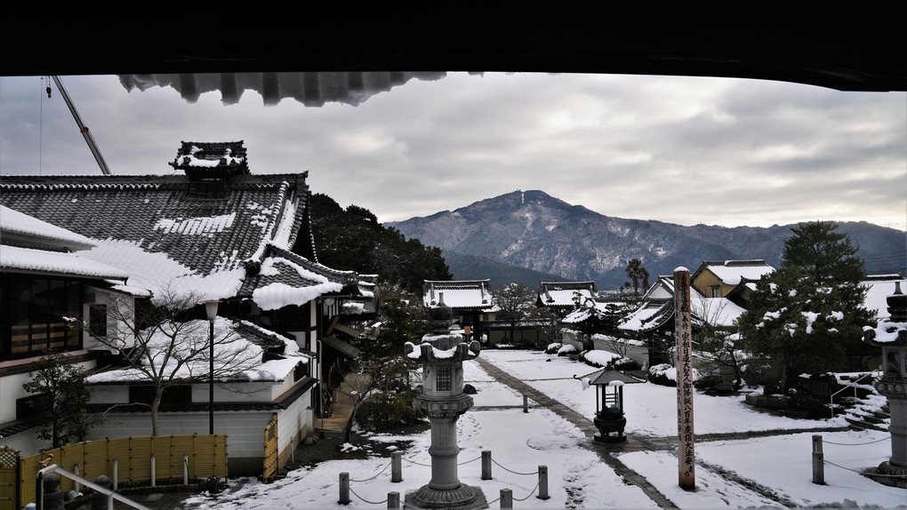 雪の庭　洛北　妙満寺