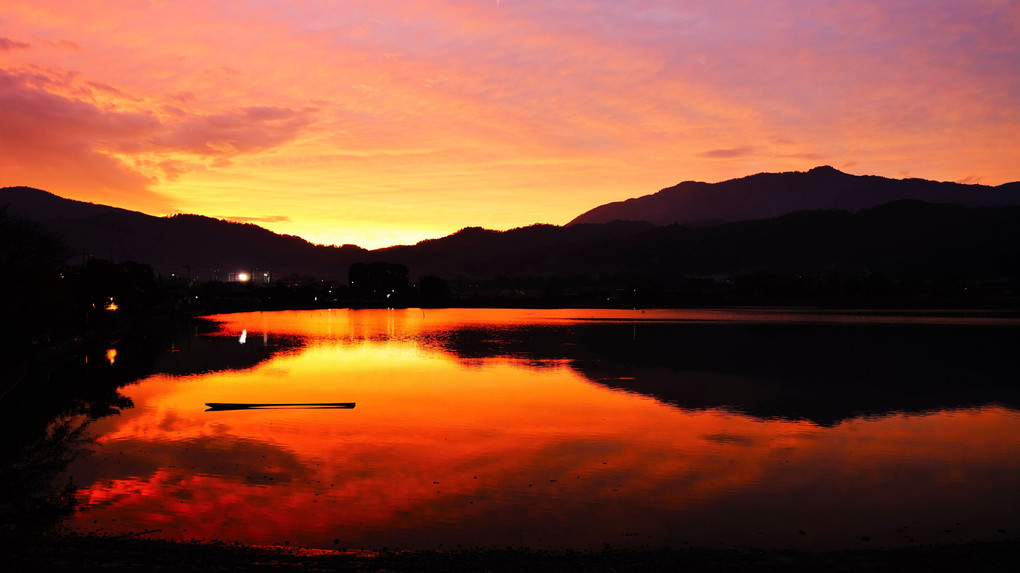 夕焼け　嵯峨野　広沢の池