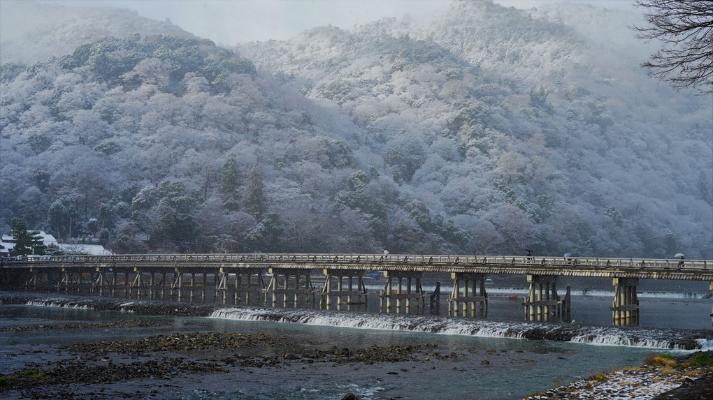京の雪６　嵐山渡月橋