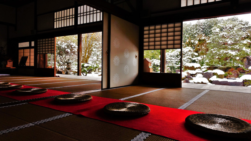 京の雪　８　「雪の庭」の妙満寺