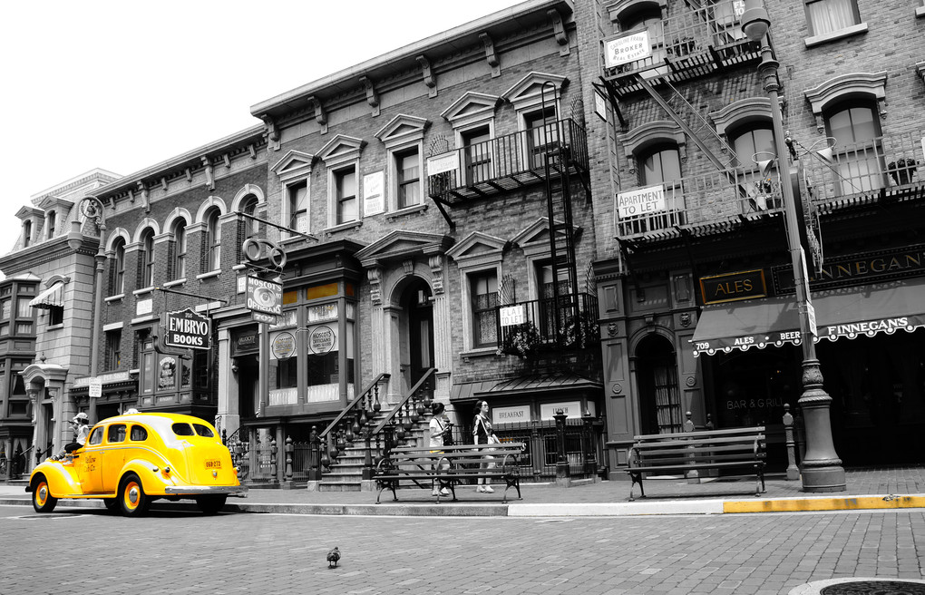 yellow car in USJ