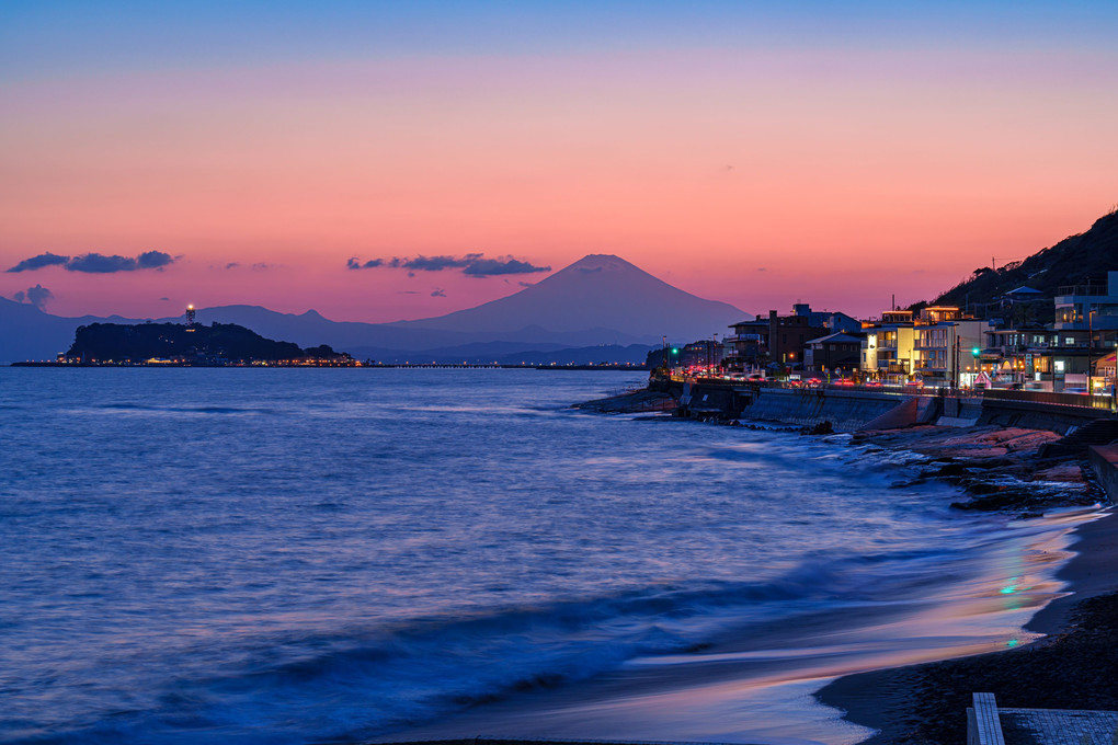 稲村ケ崎マジックアワー ～ 富士山と江の島