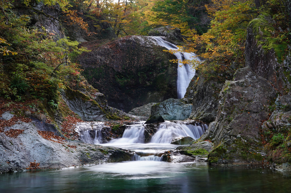 秋色　関山大滝