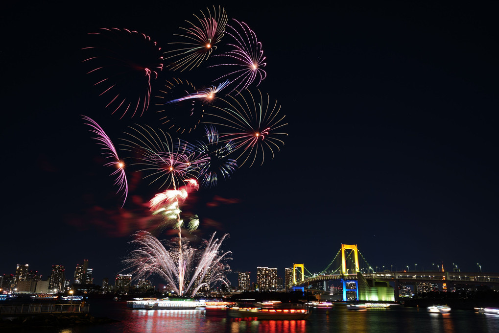 Odaiba Rainbow Fireworks 2018