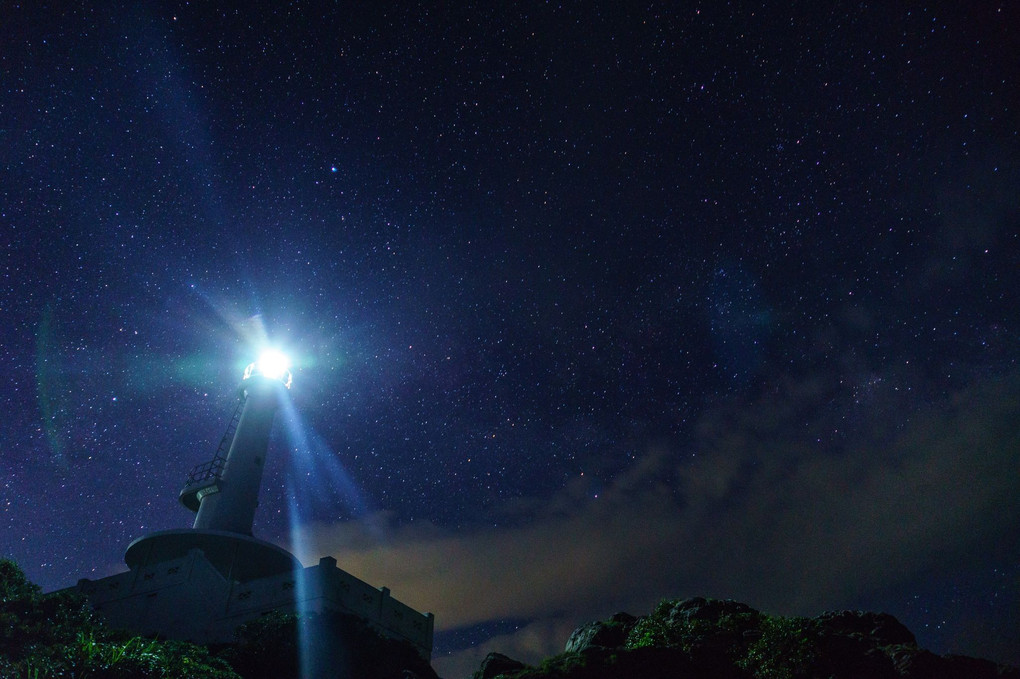 長崎鼻灯台の夜空