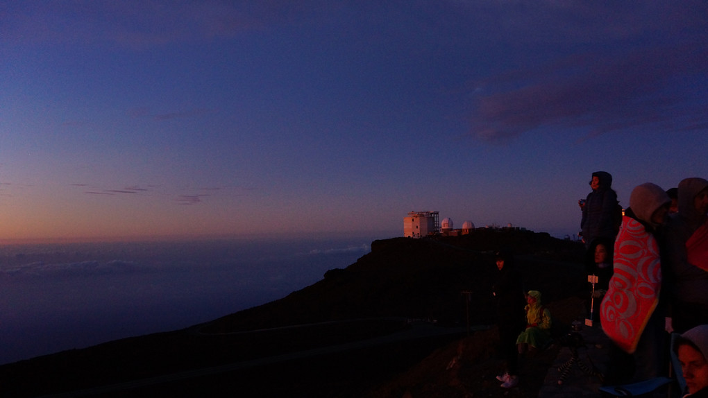 ハレアカラ山頂 (3055m) からのご来光
