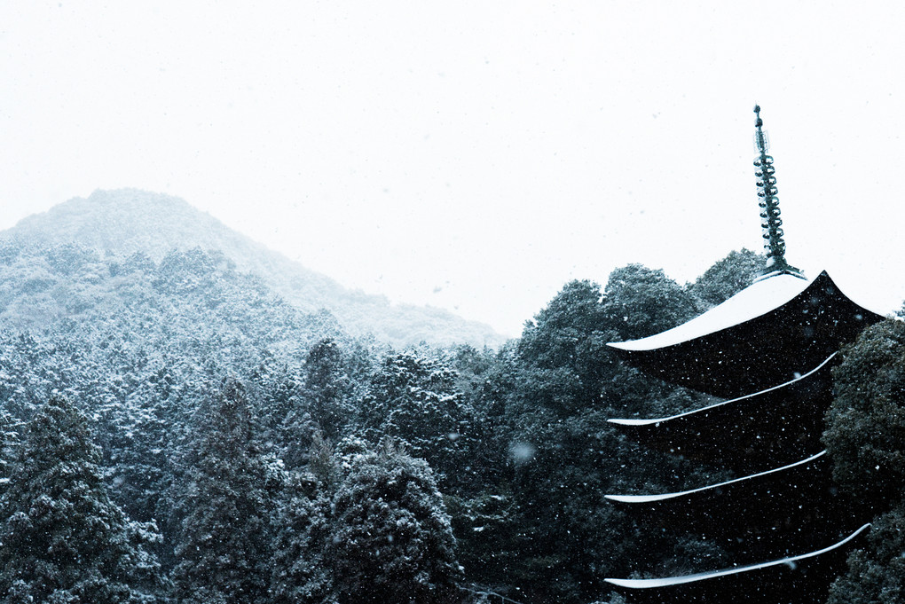 雪の日の瑠璃光寺