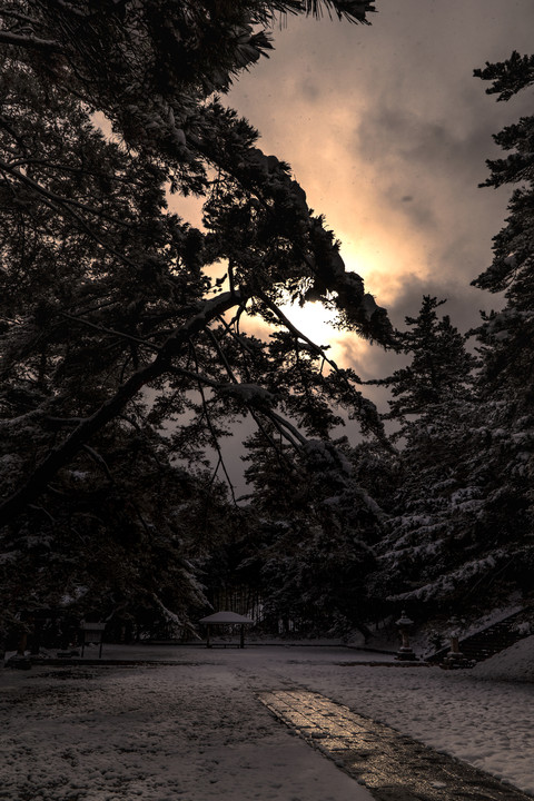 雪の日の瑠璃光寺