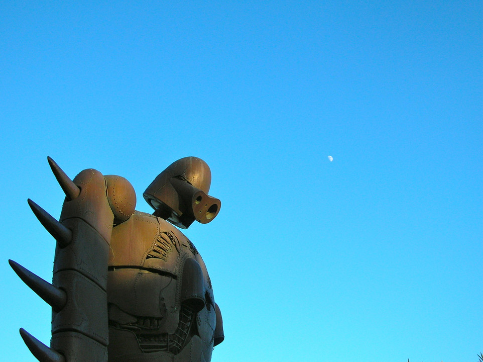 ロボット兵と月
