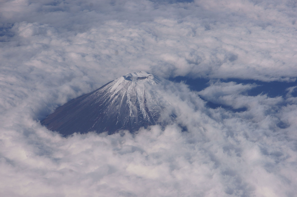 雲のショールを　纏った　富士