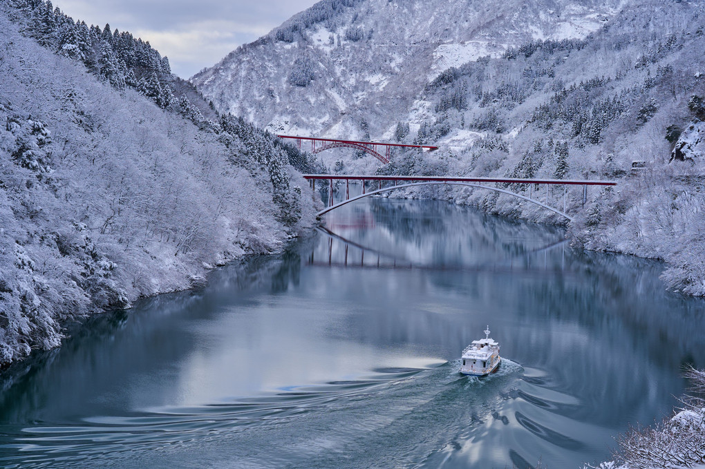 冬の庄川峡