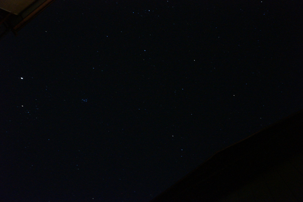 家の外から見た星