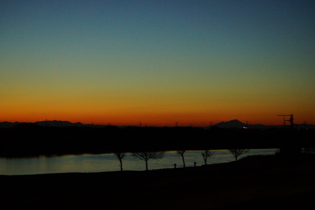 日没後の利根川