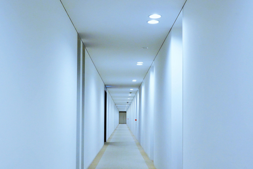 白い廊下
