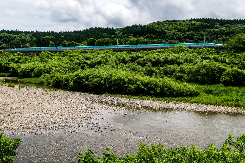 北海道新幹線と貨物列車