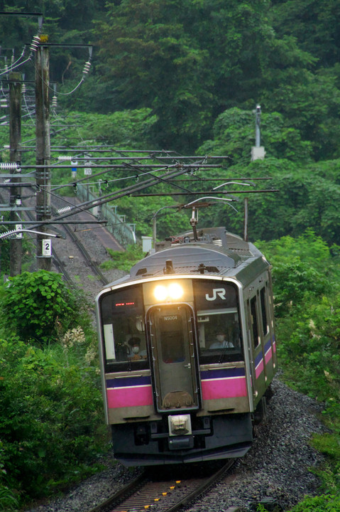 仙岩峠を行く