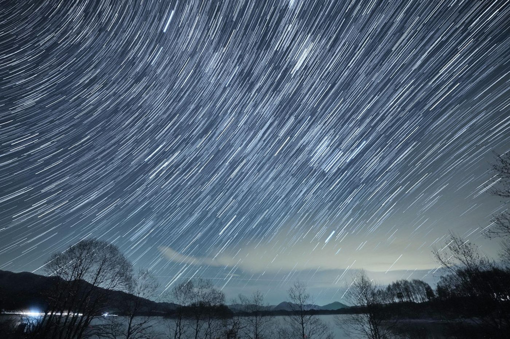 冬の桧原湖　満天の星