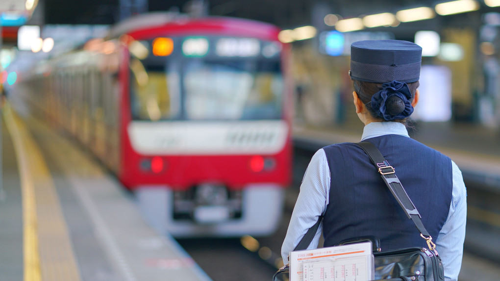 運行の　安全祈って　お見送り　#京浜急行電鉄#