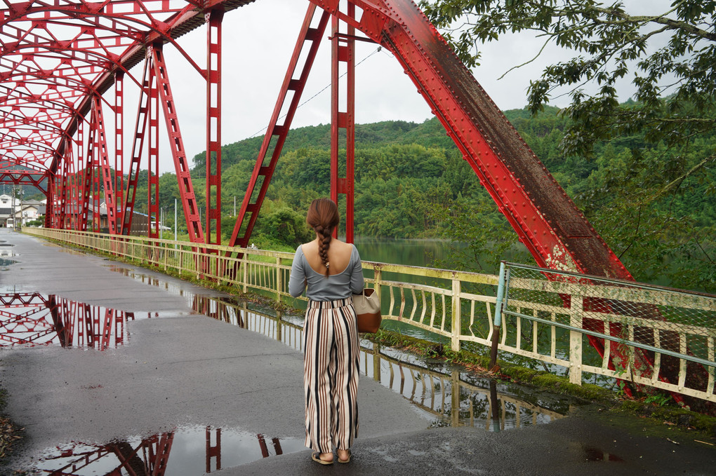 雨上がりの橋