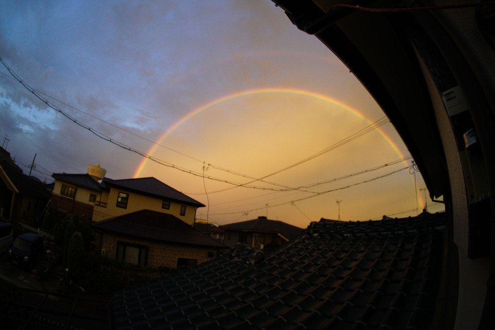 8/14 (月)　早朝 5:15am 西の空に現れた " 虹の架け橋 "