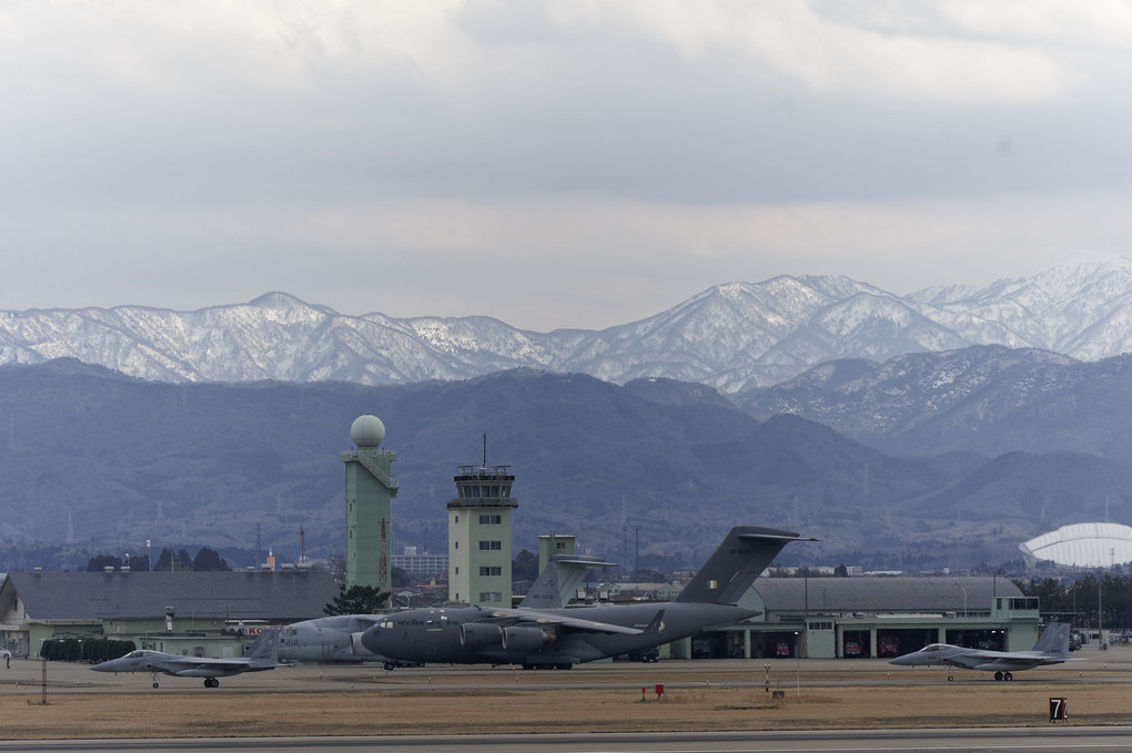 F-15 と C-17、白山