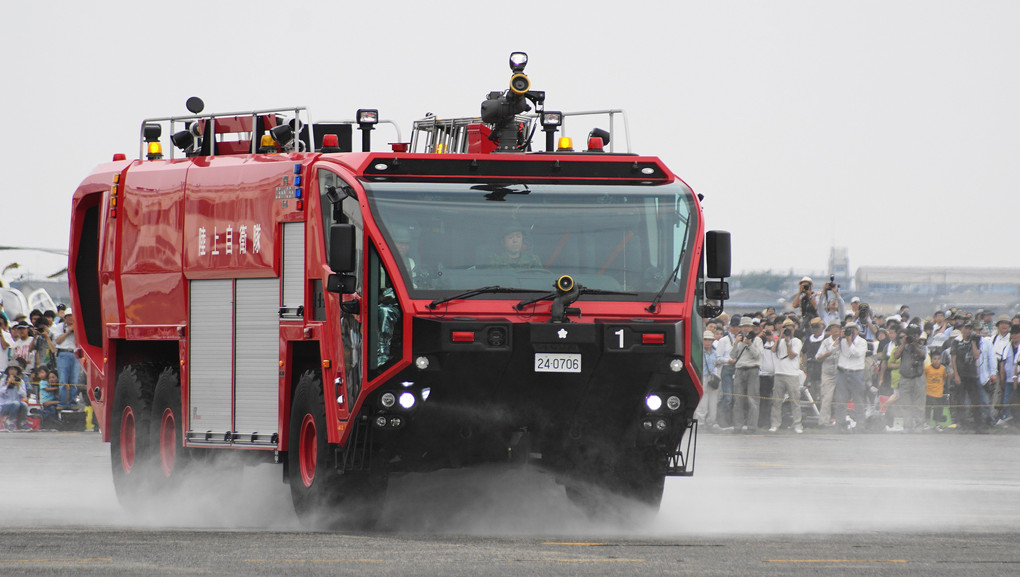 救難消防車IB型ーオシュコシュ・ストライカー