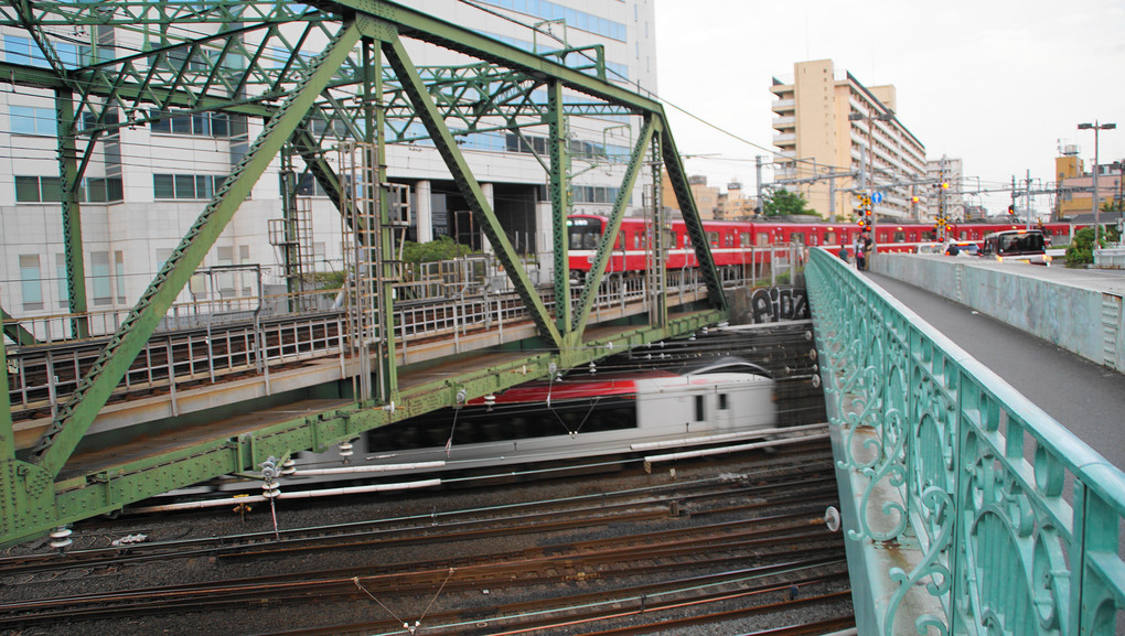 京急　品川第一踏切　その２　「赤い電車」は今日も走るよ・・・