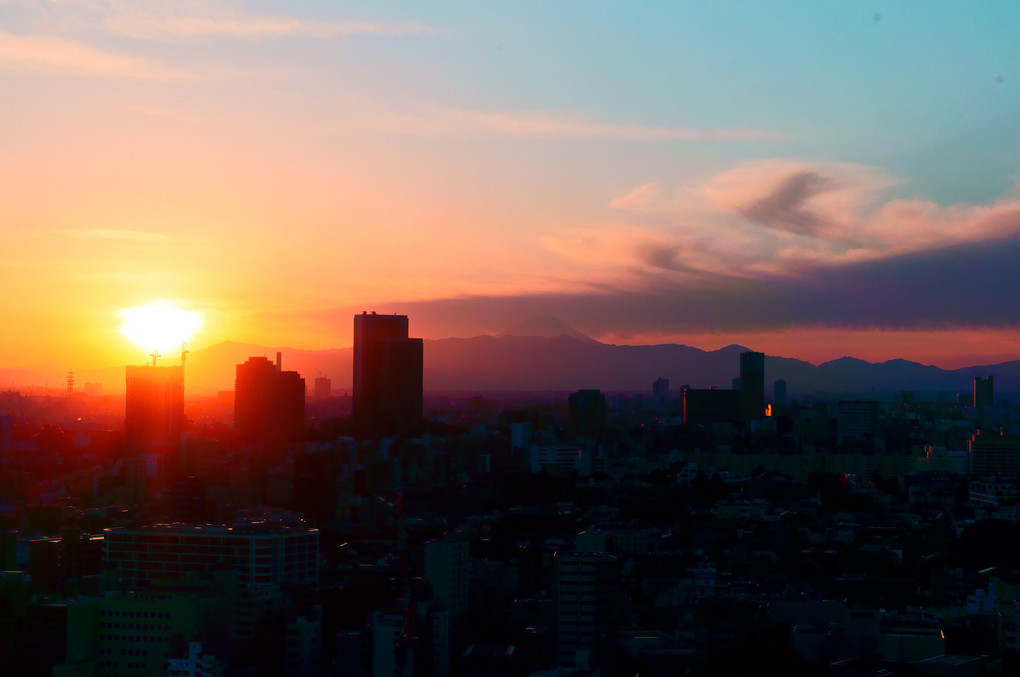 夕陽からたなびく雲