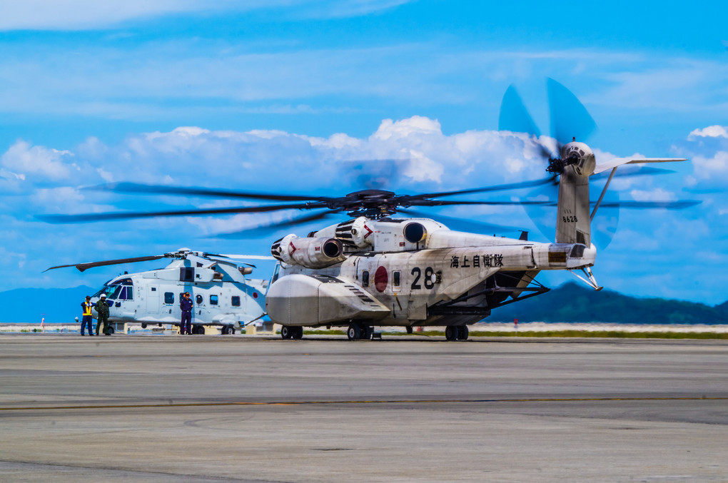 掃海・輸送機 MH-53E