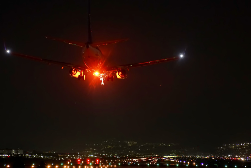 夜間着陸便の撮影