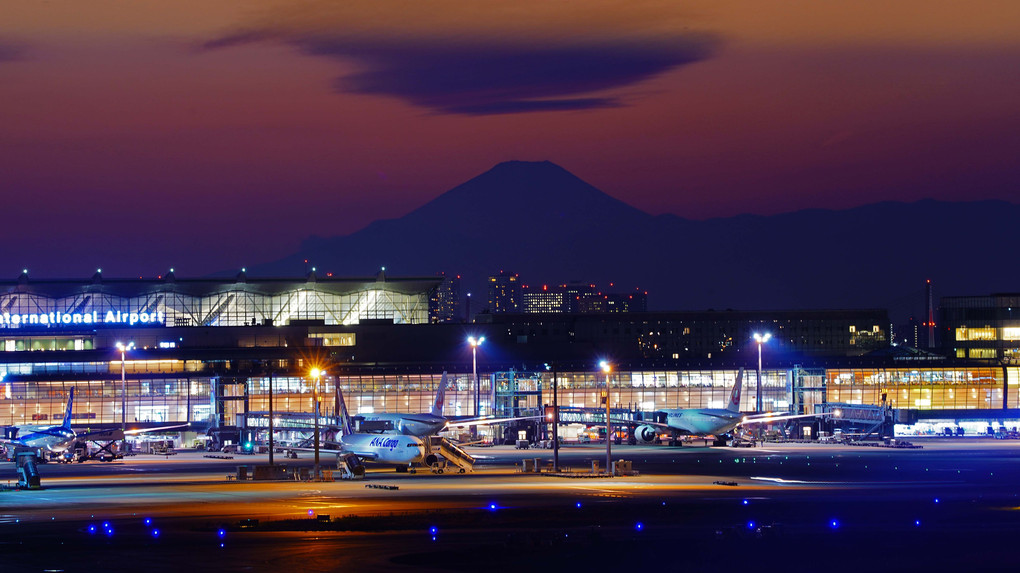 羽田空港からの富士山夜景　ニ景