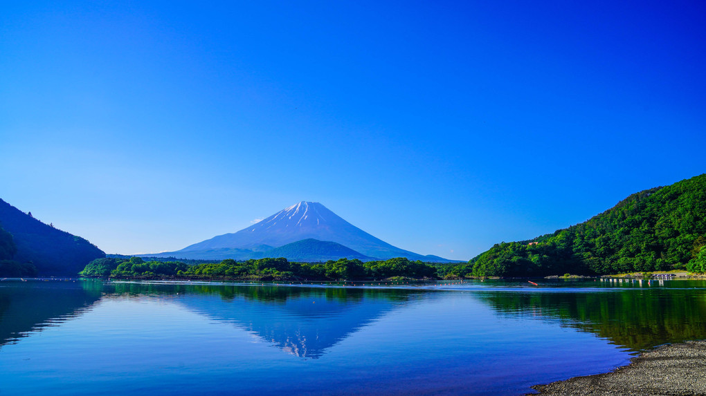 ～精進湖と逆さ富士～