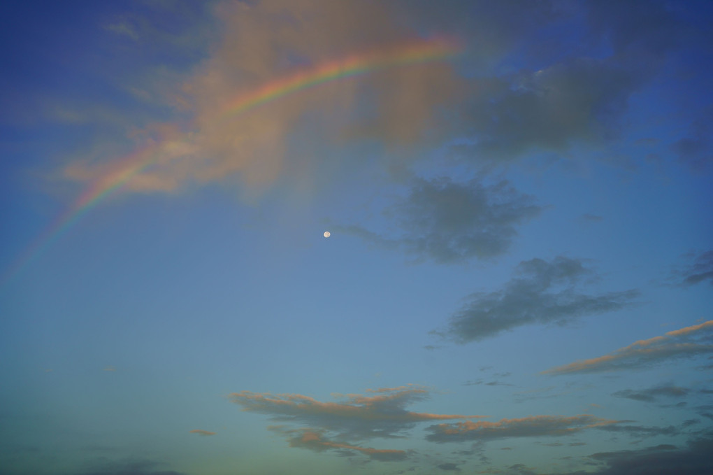 月（Moon）と虹（Rainbow)のコラボ