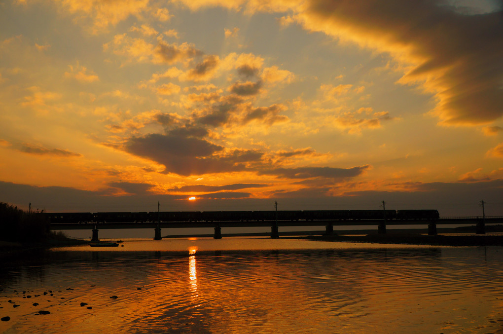 Sunrise ななつ星 in 小丸川鉄橋