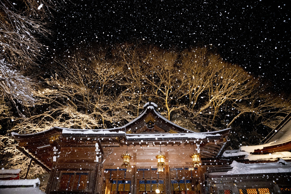 雪の貴船神社