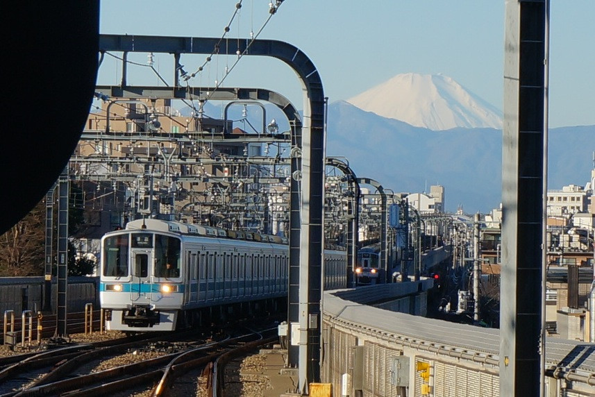 経堂駅ホームより富士山を望む