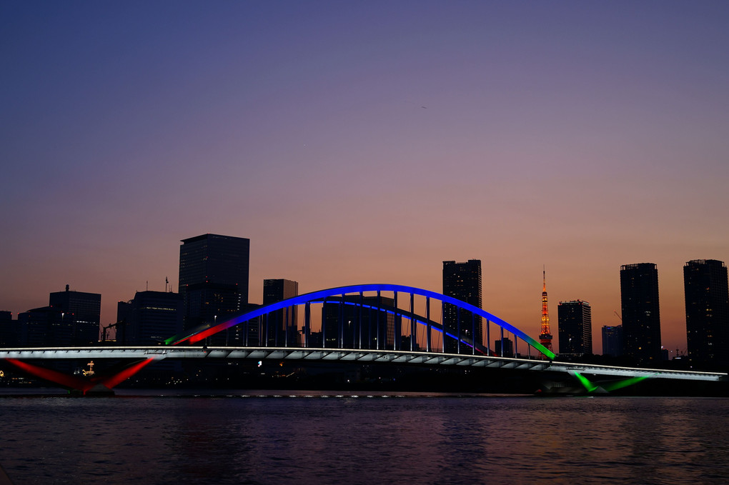 アギトスカラーの築地大橋