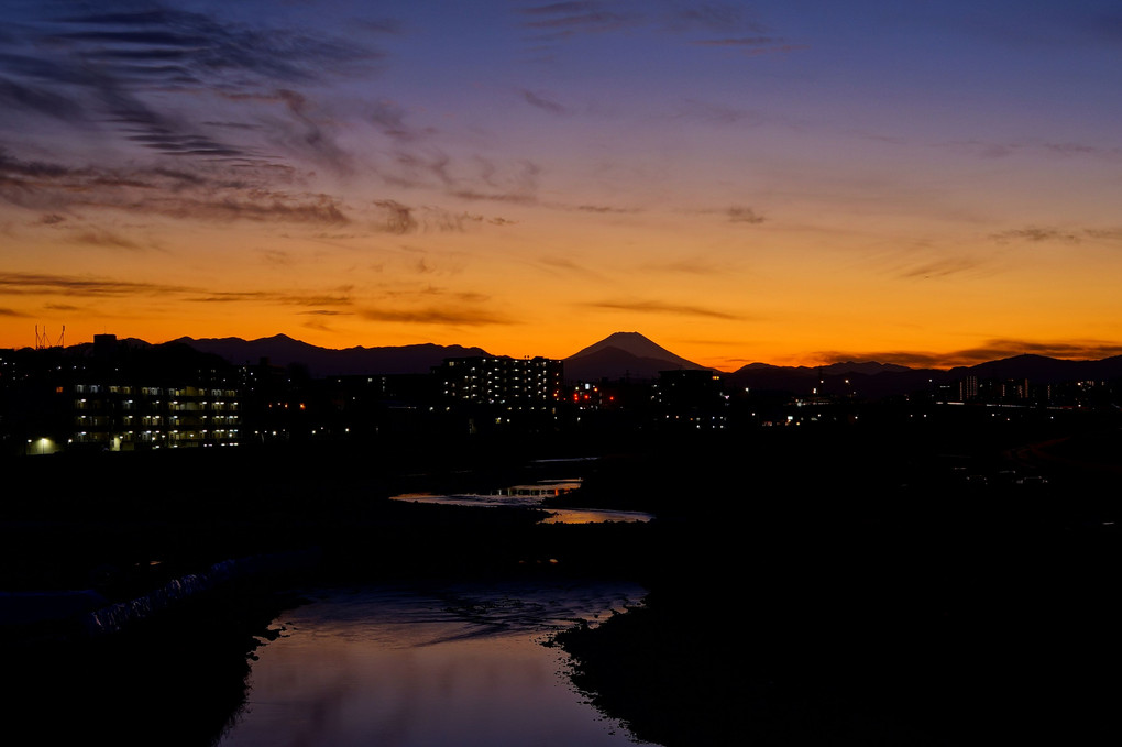 万願寺歩道橋から見た夕富士 - 後 -