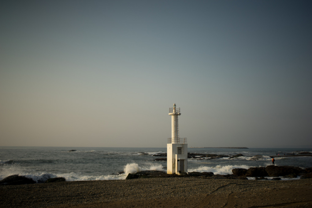 大洗海岸にたたずむ小さな灯台