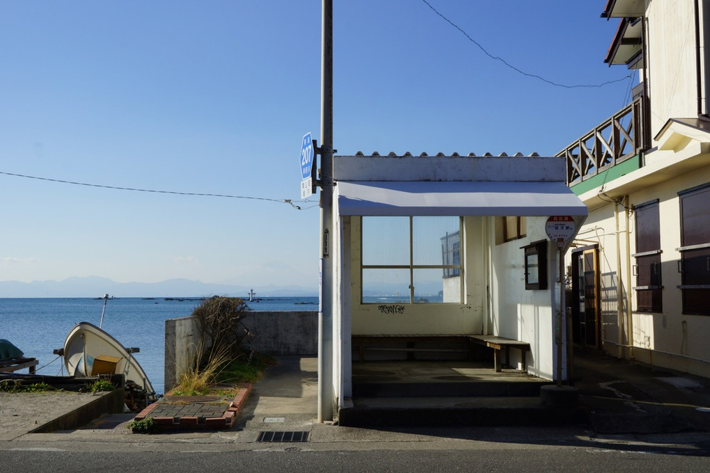 海辺のバス停　