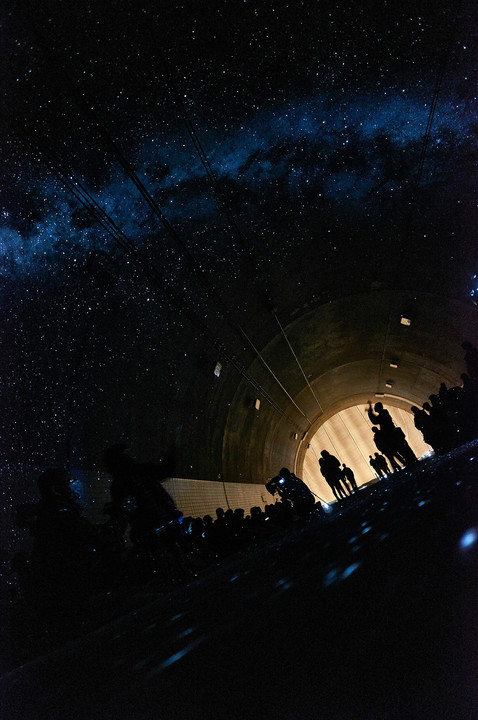トンネルの中に星が降る