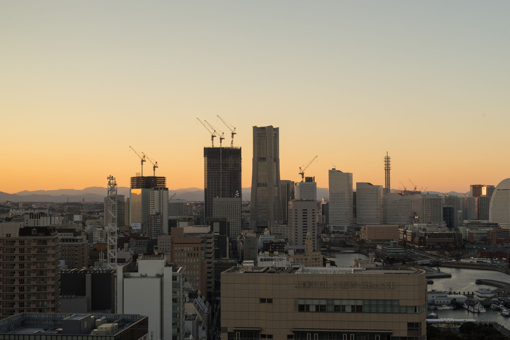 【タイムラプス】横浜マリンタワーから大さん橋を眺めて