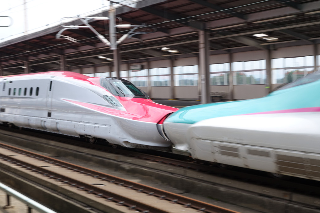 RX100M2でパシャ！ Ｅ５系新幹線にぶらさがり走行するE６系新幹線（Z10編成）