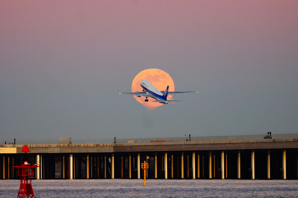 Take off towards the moon 