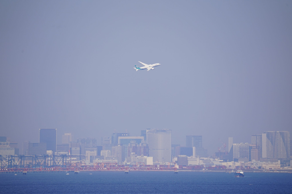 Takeoff from Tokyo Bay