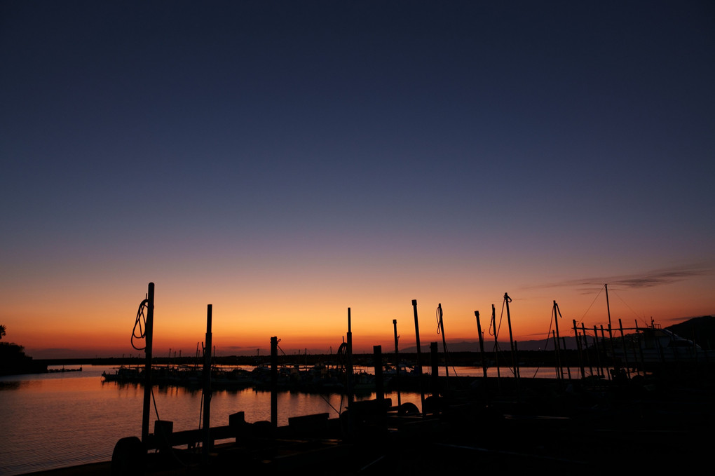 漁港の夕景