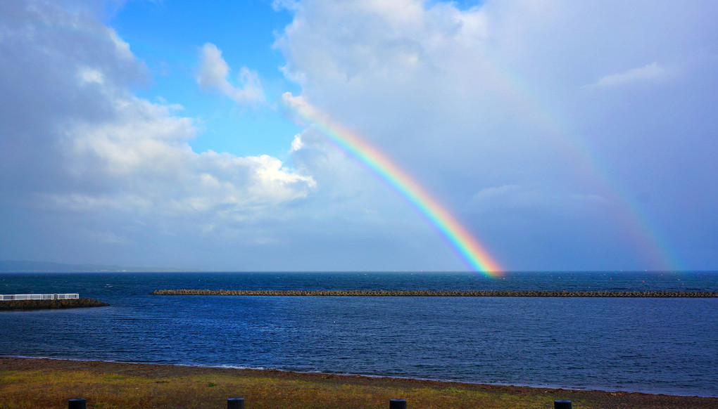 陸奥湾の朝・虹
