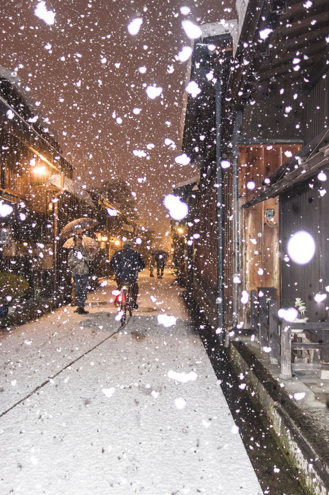 雪の降る街♪