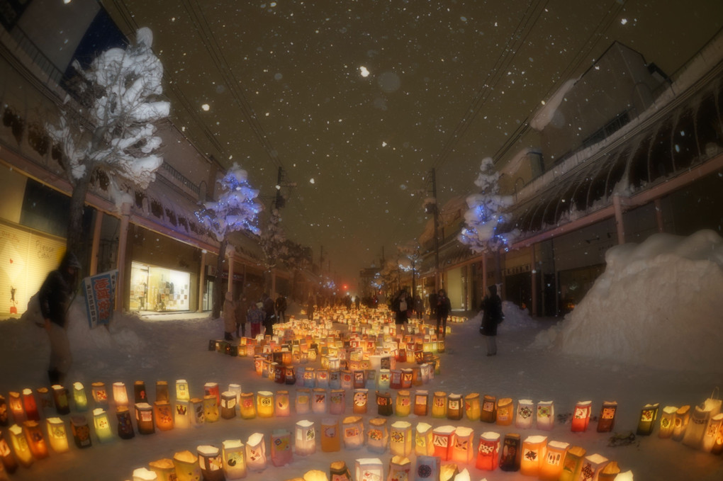 雪降る紙袋ランターンフェスティバル